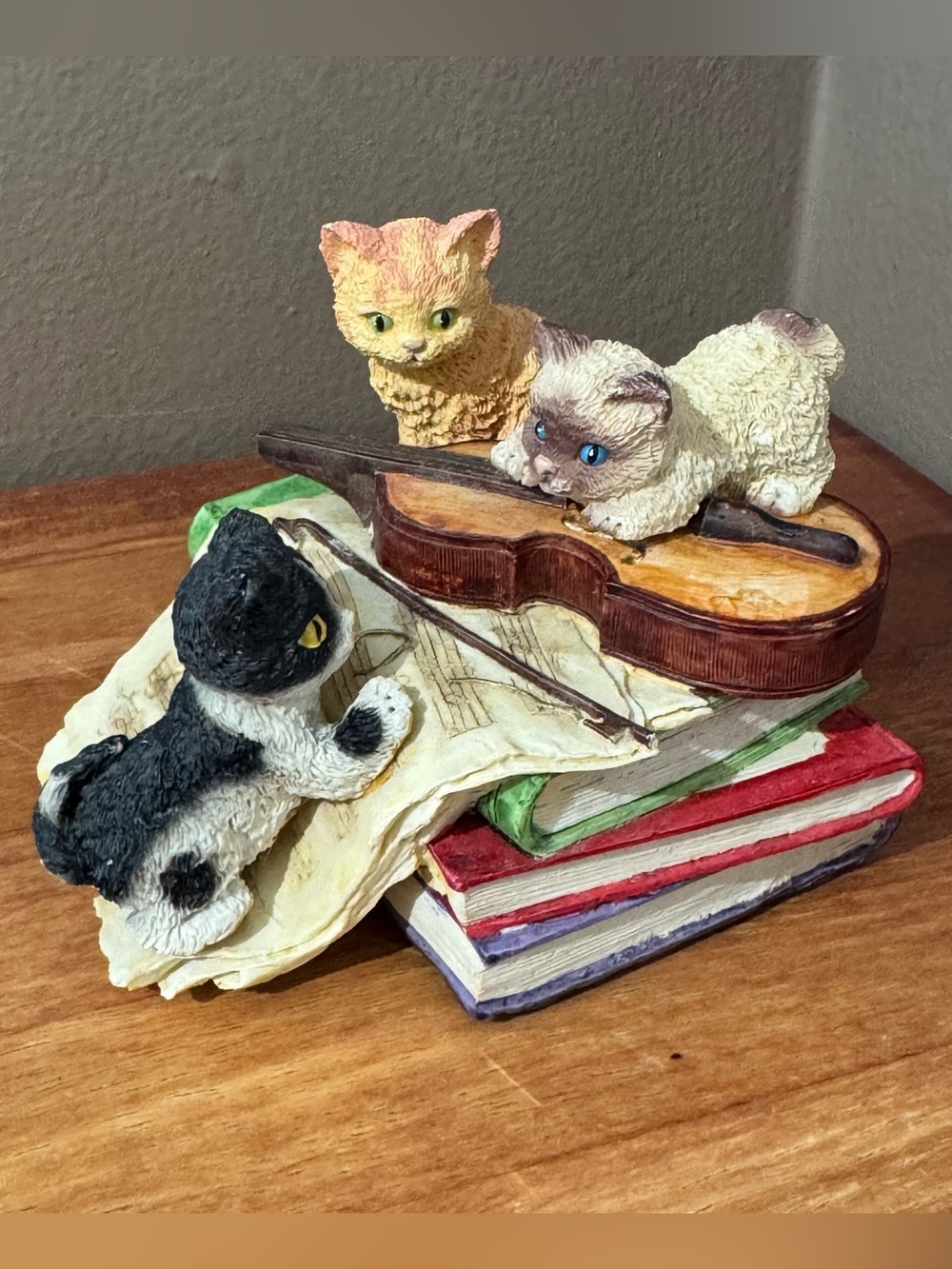 The Westland Village Vintage Kitten Trio Resin Figurine/Music Box 🎶